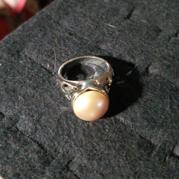 Ring - Picture 3 of 3